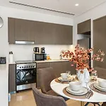 Smartstay At Grande Signature - Downtown Dubai City Views - Brand New Luxury Apartments