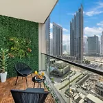 Smartstay At Grande Signature - Downtown Dubai City Views - Brand New Luxury Apartments